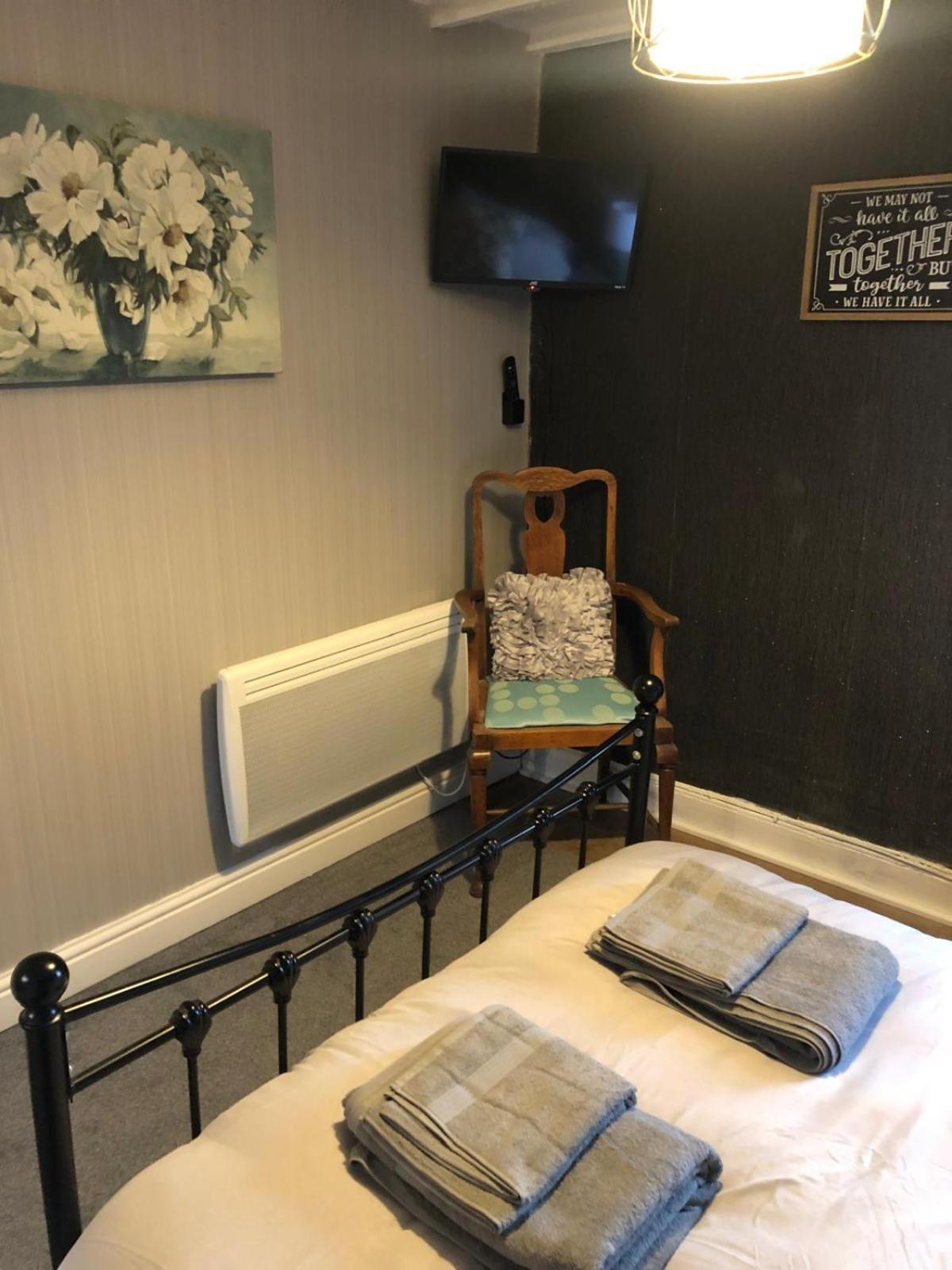 The Eagles Inn 赖厄德 外观 照片